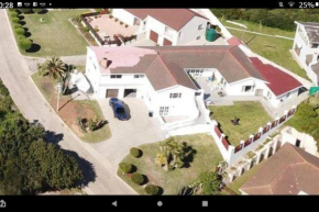 Lovely 2-bedroom vacation home with free parking